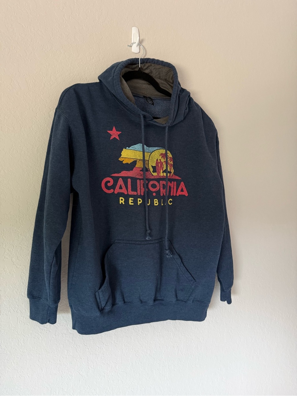 Unknown Brand Navy Crewneck Sweater with California Graphic